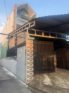 Bán căn hộ dịch vụ Tam Phú, Tam Bình 130m², 3 tầng, 9 phòng - dòng tiền 20 triệu/tháng